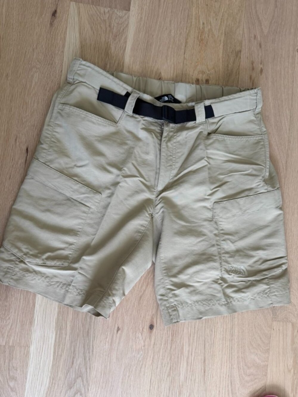 The North Face Men Belted Cargo Shorts Nylon Beige Hiking